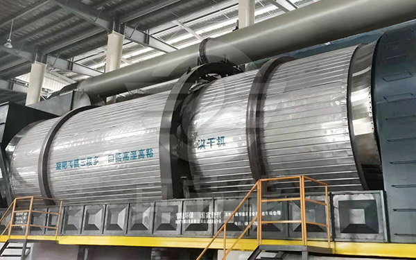 褐煤滾筒烘干設備運行現(xiàn)場 褐煤滾筒烘干設備運行現(xiàn)場